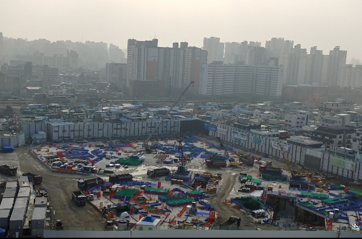 청량리 오피스텔 신축공사 중 건축토공사